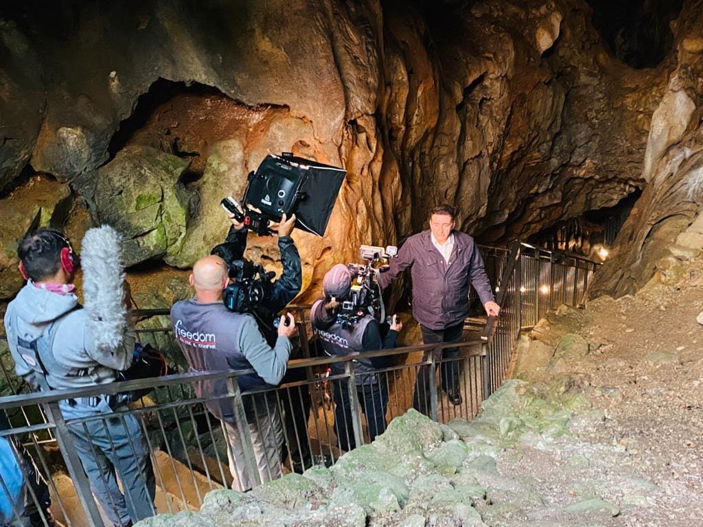 Giacobbo in Grotta Gigante per Freedom 01